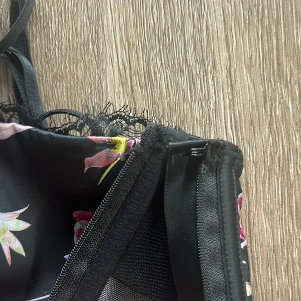 NWT Victoria's Secret Very Sexy Lightly‎ Lined Floral Bustier Size 34C